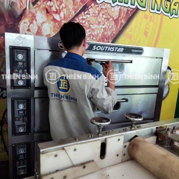 Lắp đặt lò nướng cho khách hàng