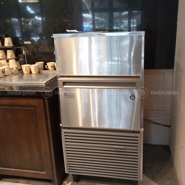 Trang bị máy làm đá viên Hoshizaki cho quán cà phê